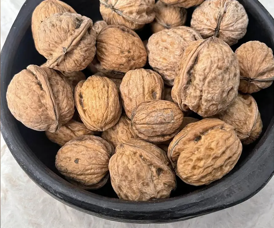 Nueces con cáscara orgánico