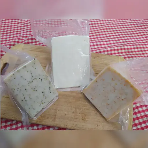 Queso de Cabra - Tabla Merkén - Orégano - Natural -750grs